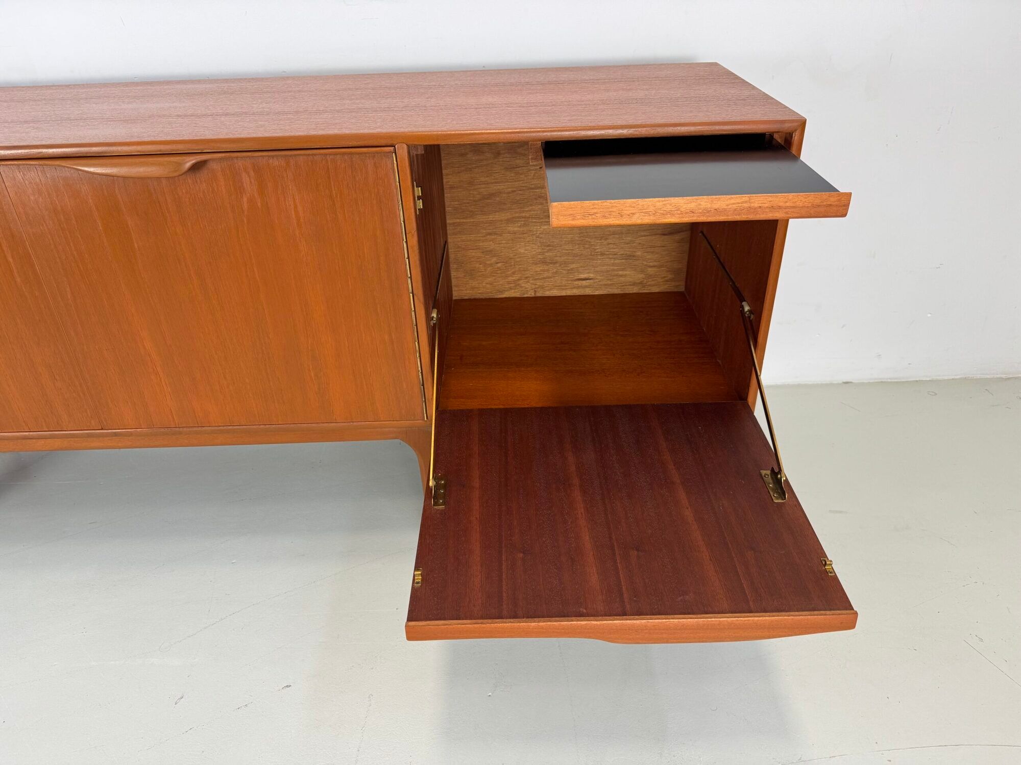Vintage sideboard McIntosh.