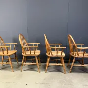 Beautiful English Windsor style dining chairs, set of 4