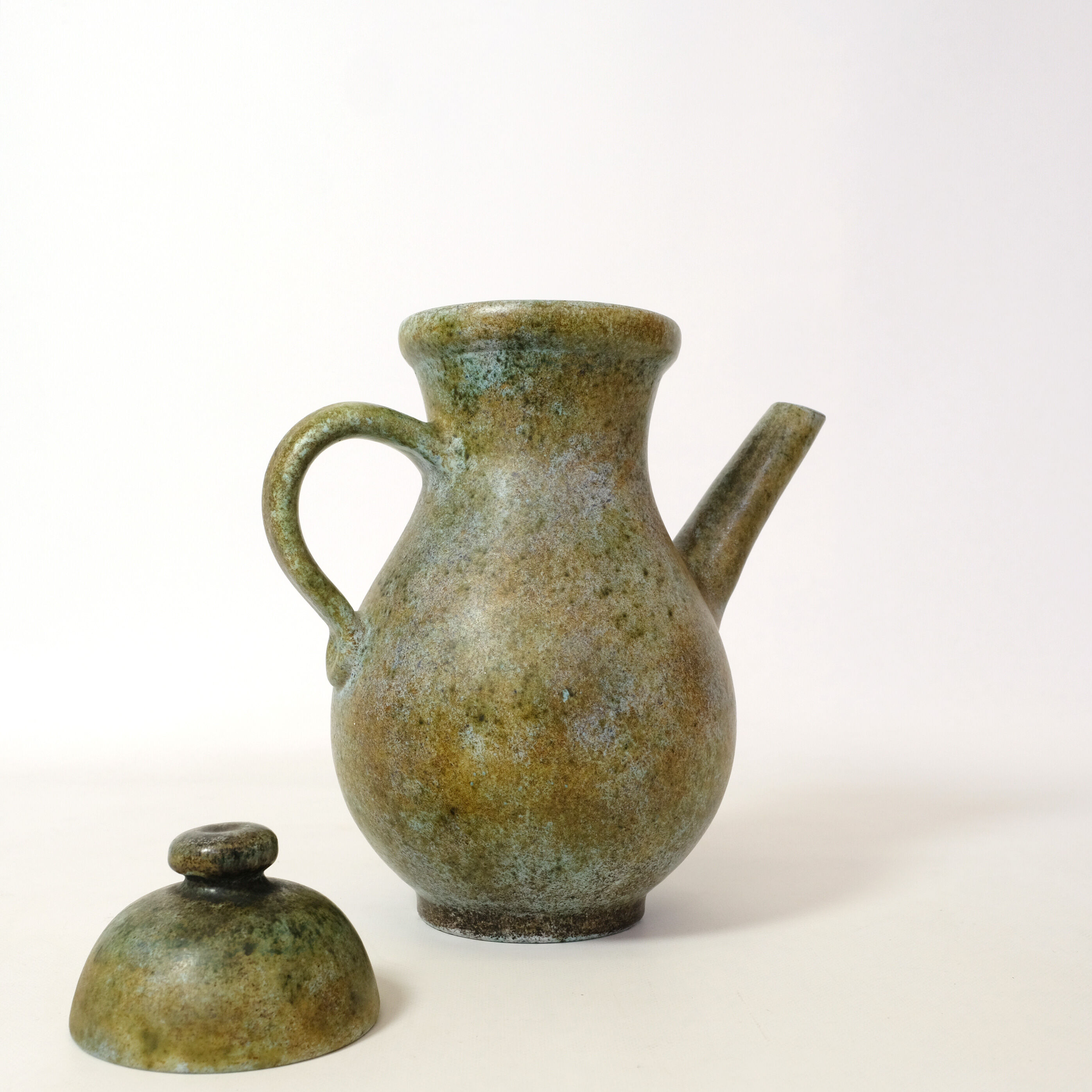 La Grange aux Potiers, ceramic pourer with green cover, 35 cm