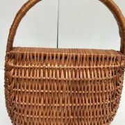 Vintage 70s wicker shopping basket