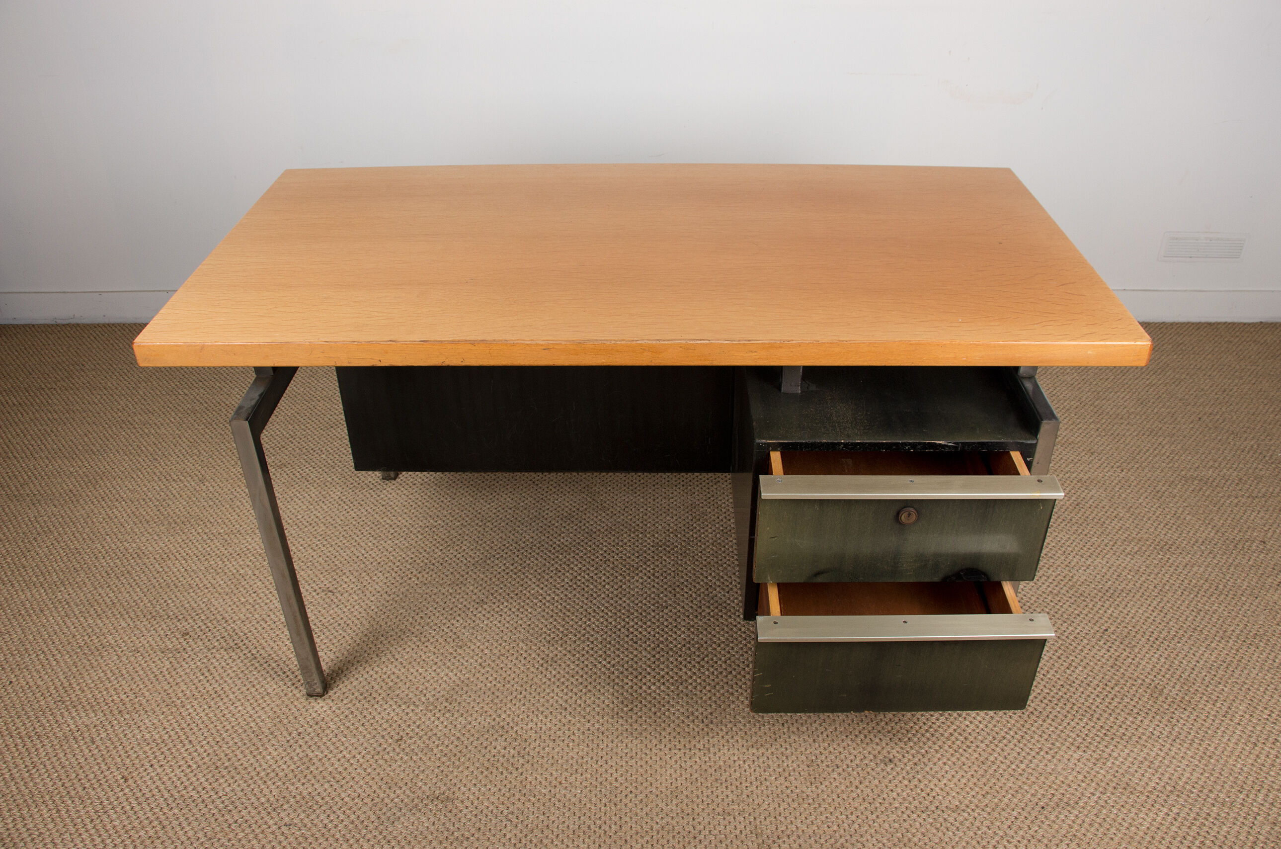 Large industrial office, double-sided, beech tray, Aluminium and tinted wood 1970.