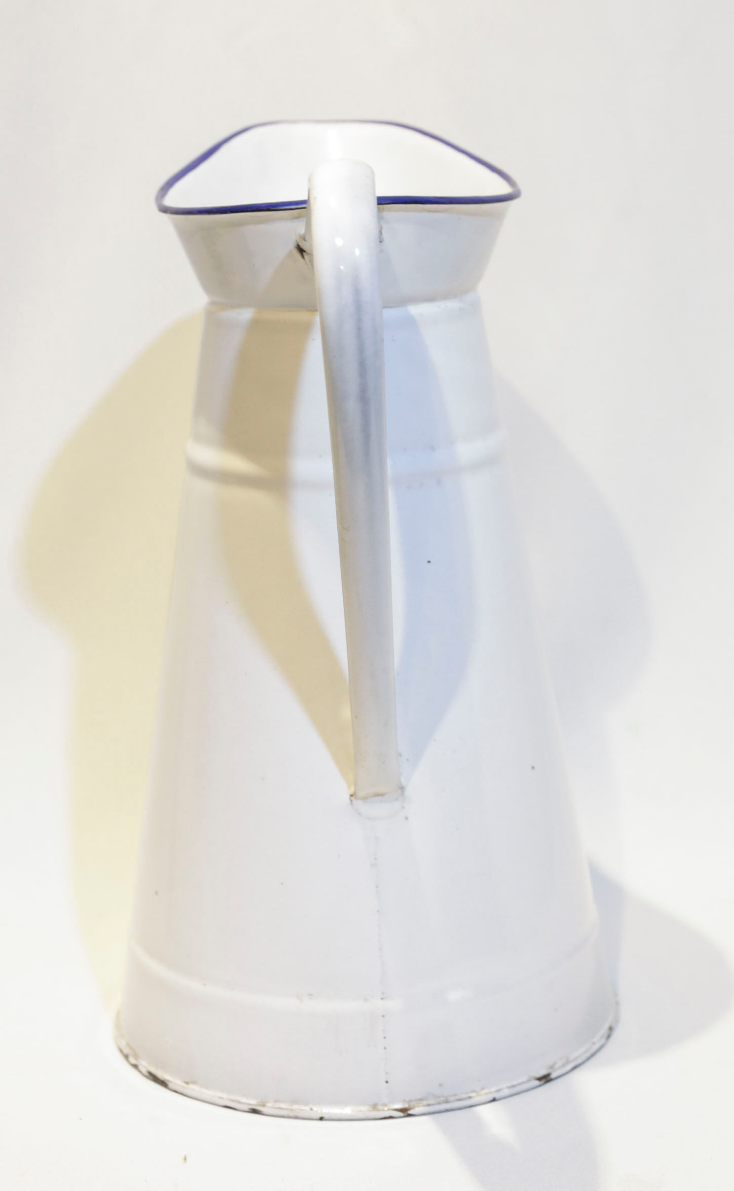 Enamelled metal watering can