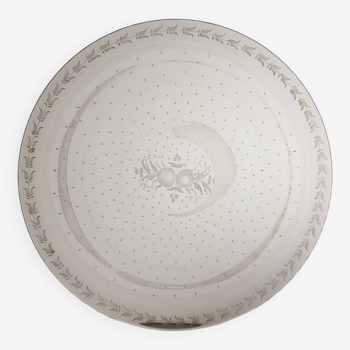 Round glass tray with engraved decor