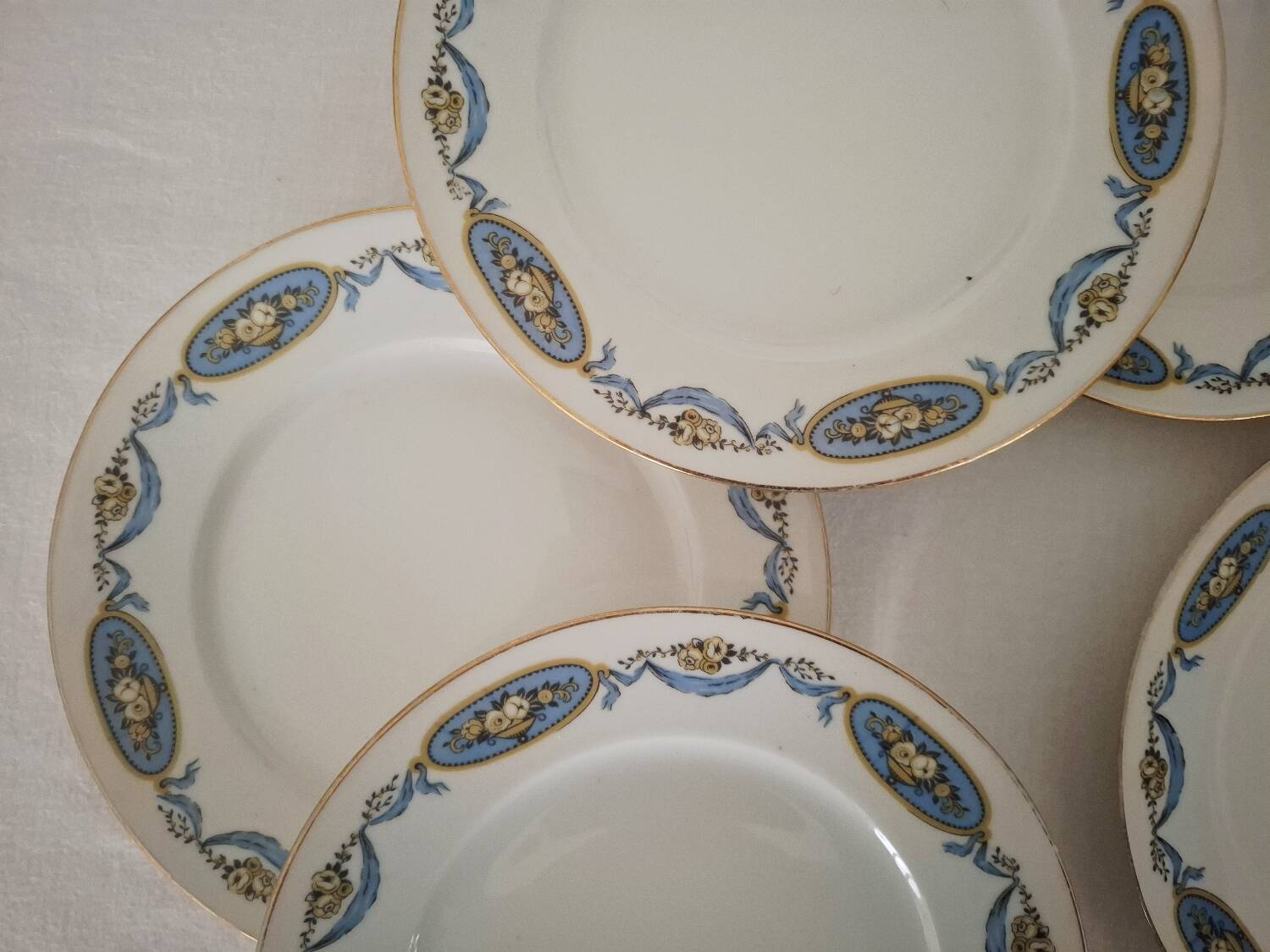 Assiettes à Dessert en Porcelaine de Limoges