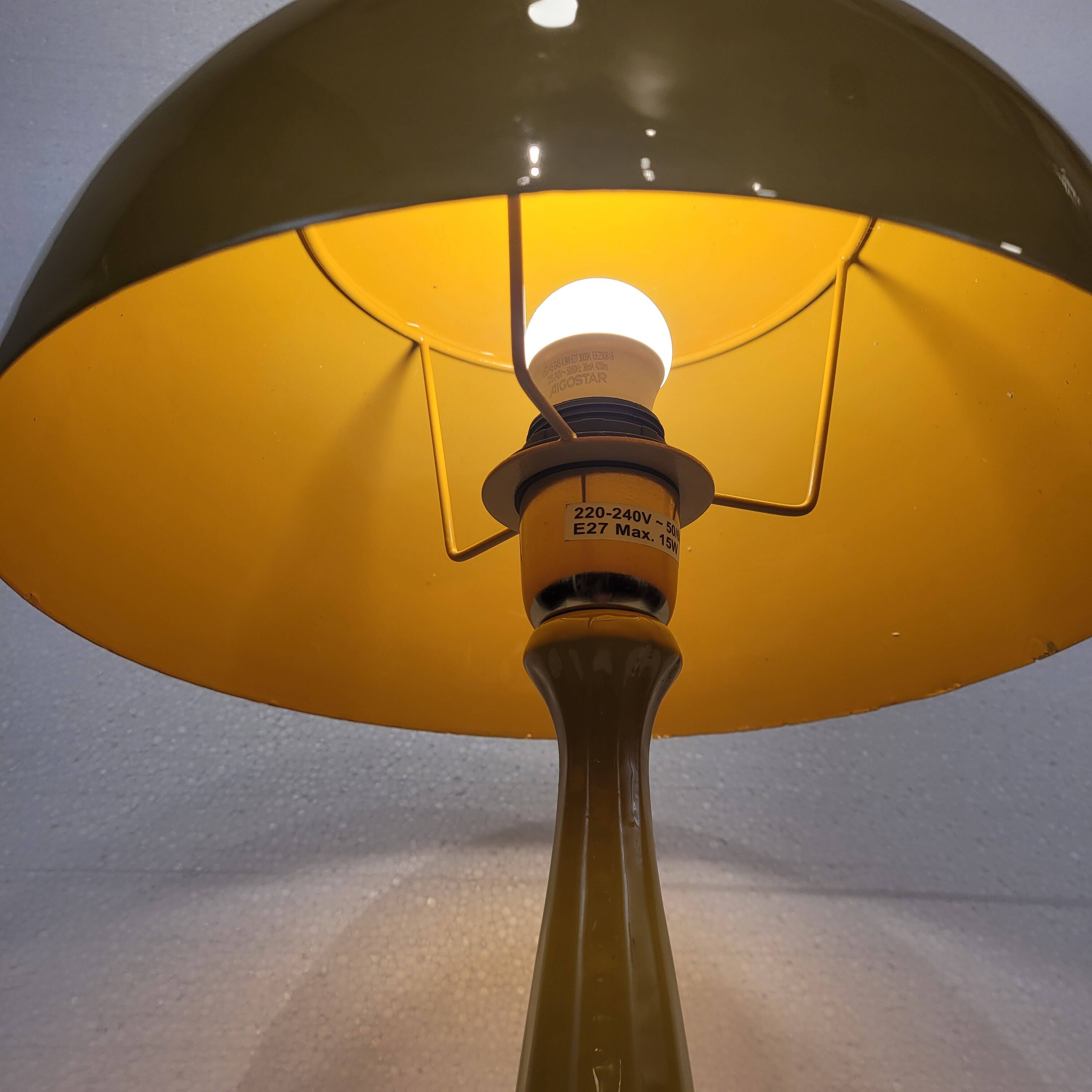 Pareja table lamps, Metal, Color mostaza, s. XXI – France