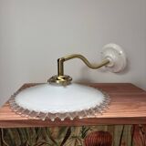 Applique en opaline blanche inclinable