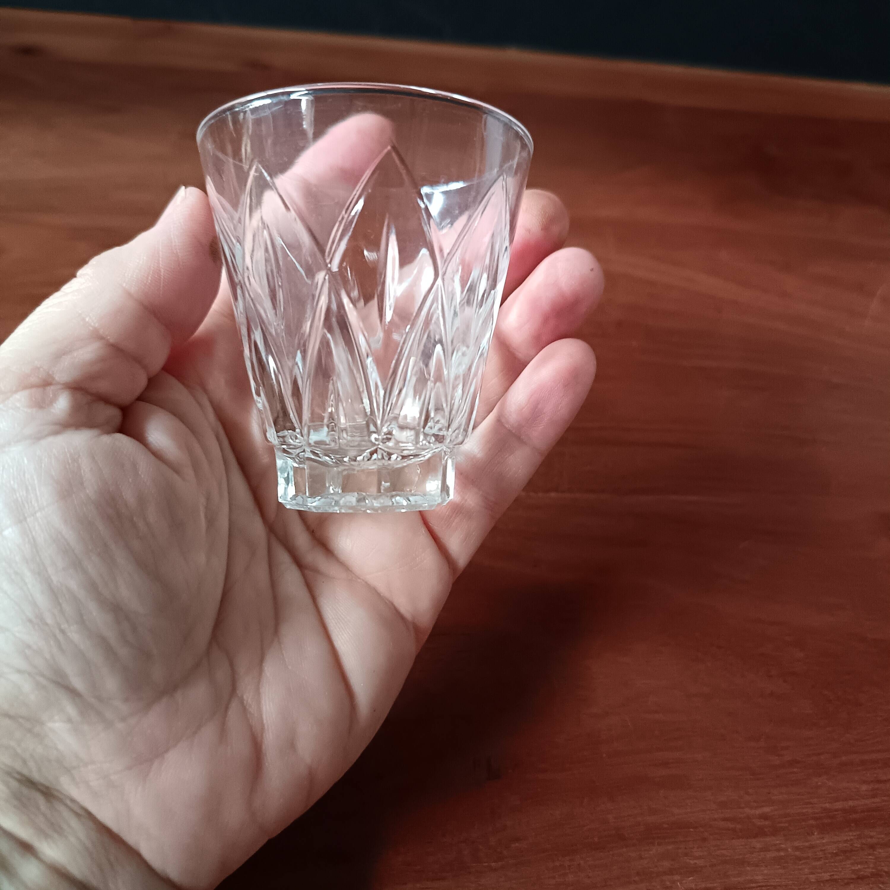 6 small 8 cl glasses in VMC glass Reims France vintage