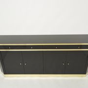 Enfilade laquée noire et laiton signée J.C. Mahey années 70