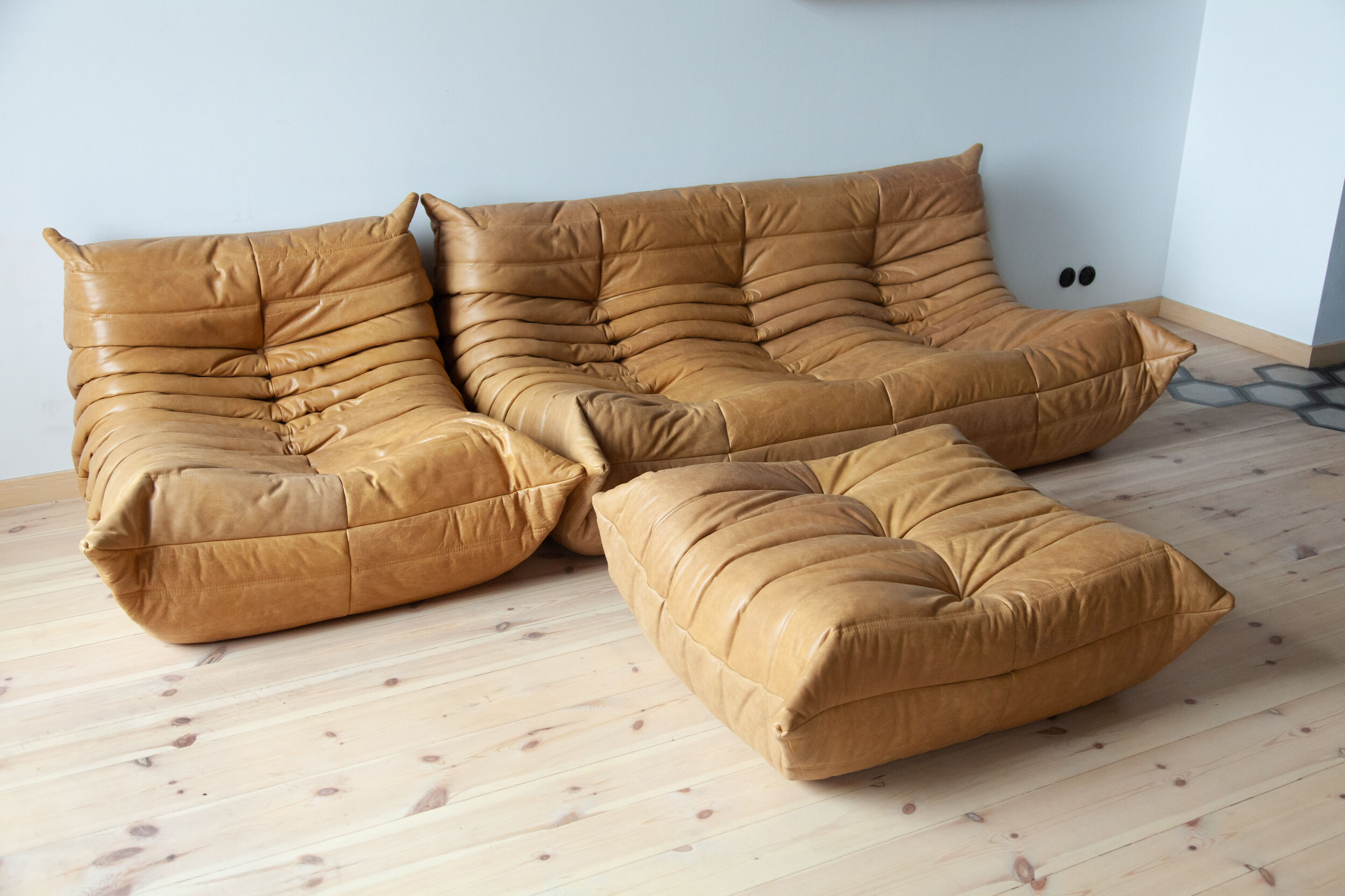 Togo sofa set model designed by Michel Ducaroy 1973