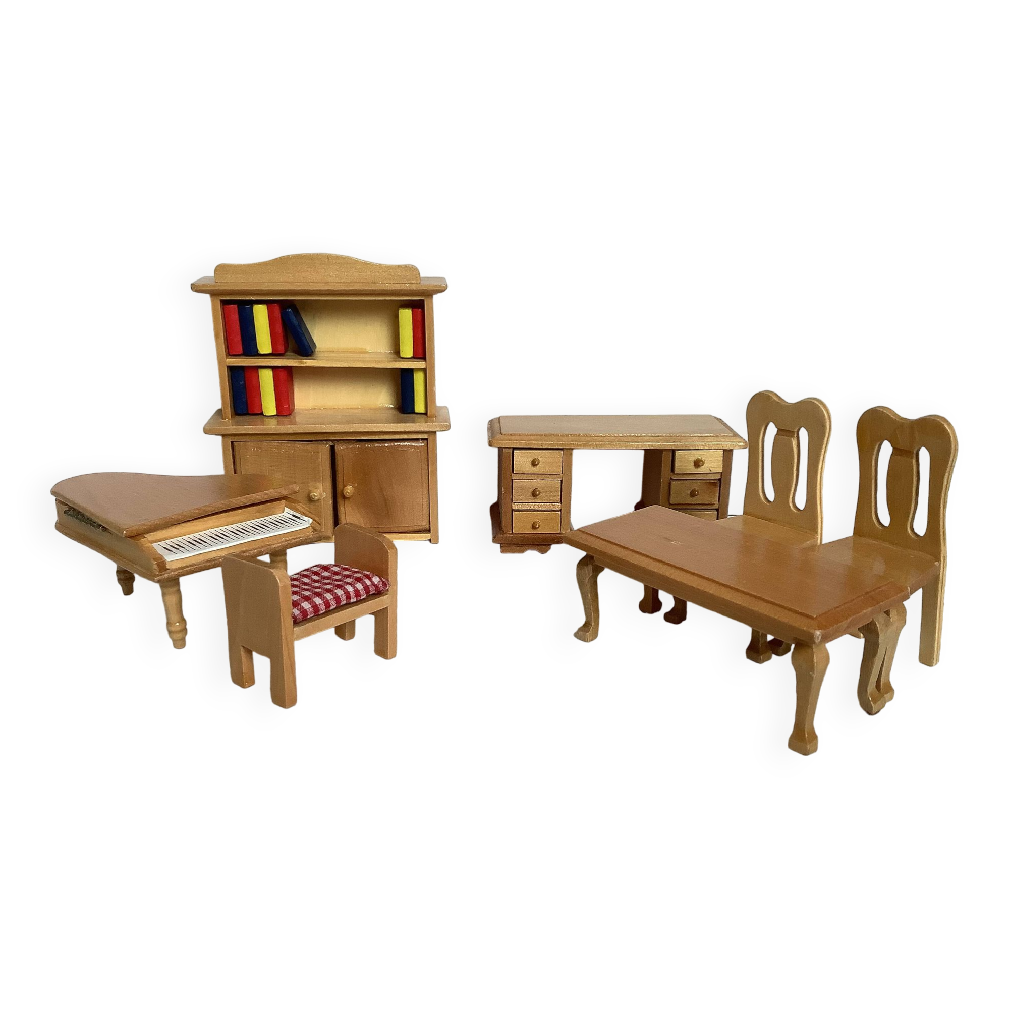 Dollhouse furniture