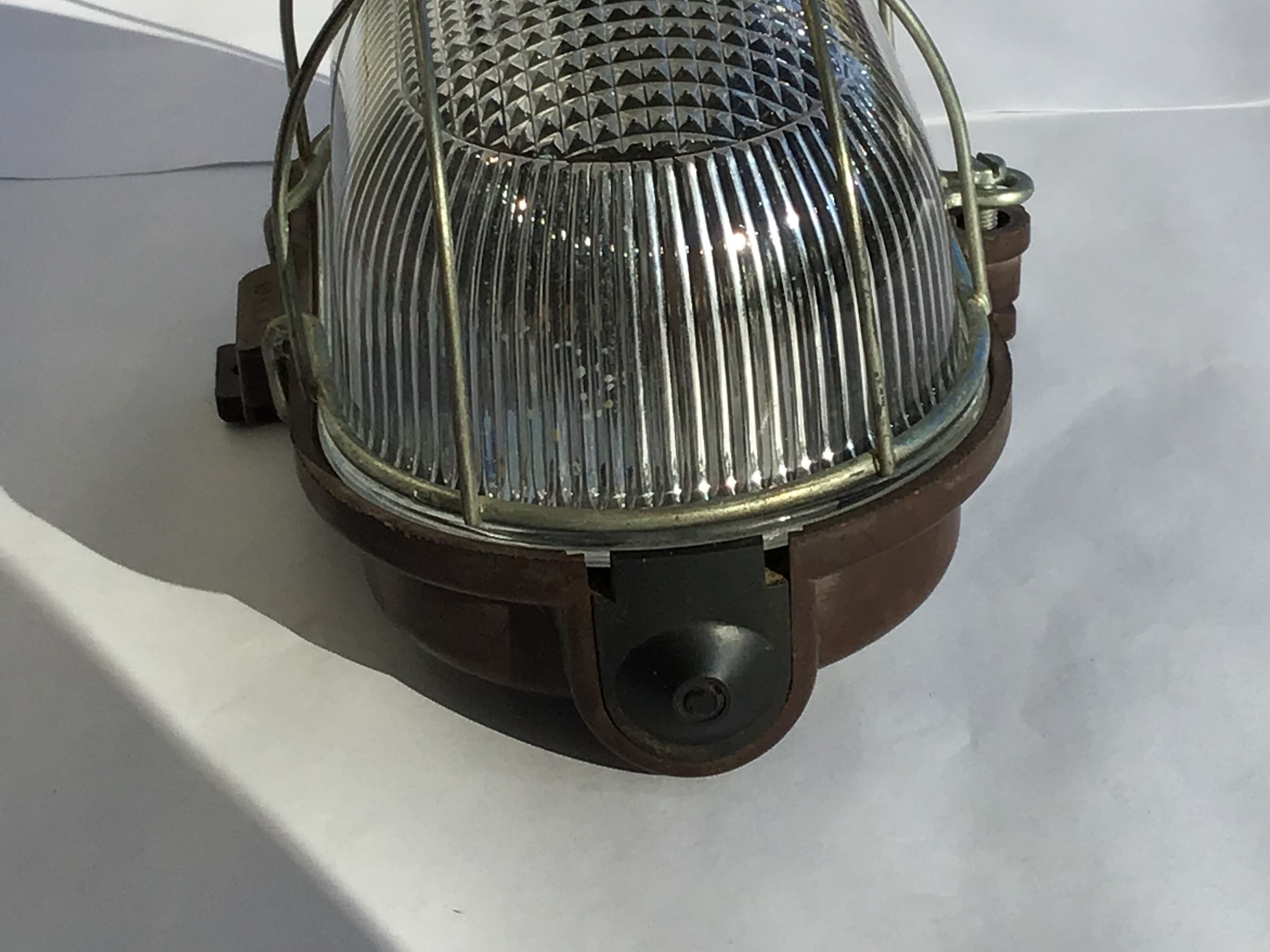 Industrial sconce hublot oval bakelite base