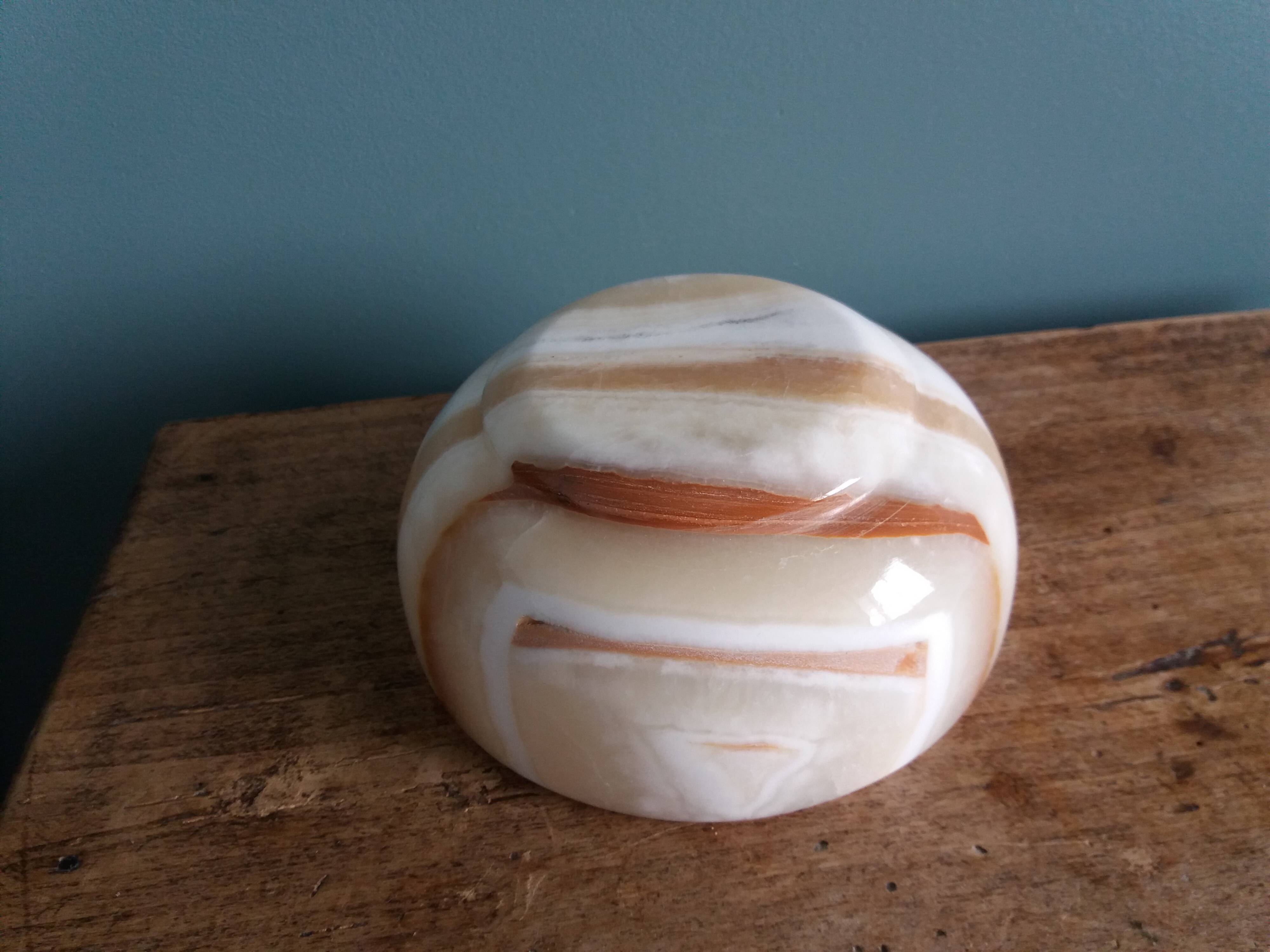 Empty bowl onyx alabaster pocket