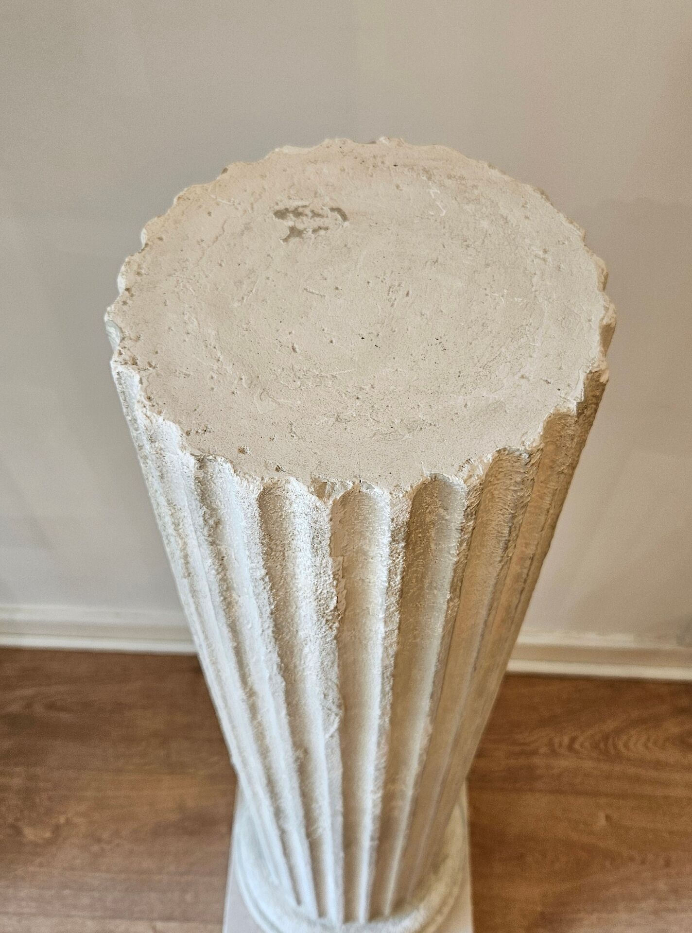 Fluted plaster column
