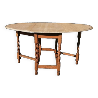 Small gateleg table in varnished oak