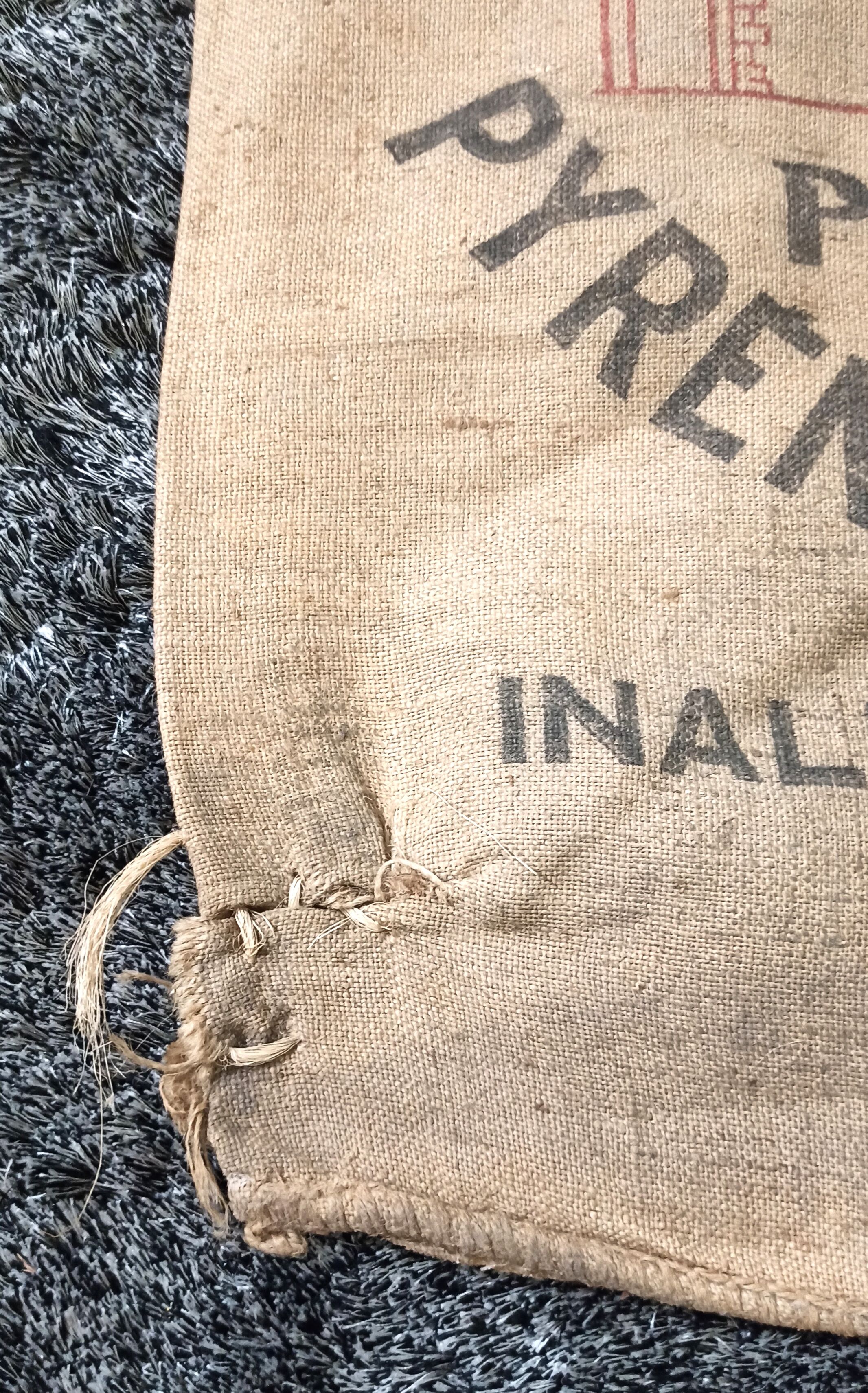 Bag burlap union perénéo ariegoise red
