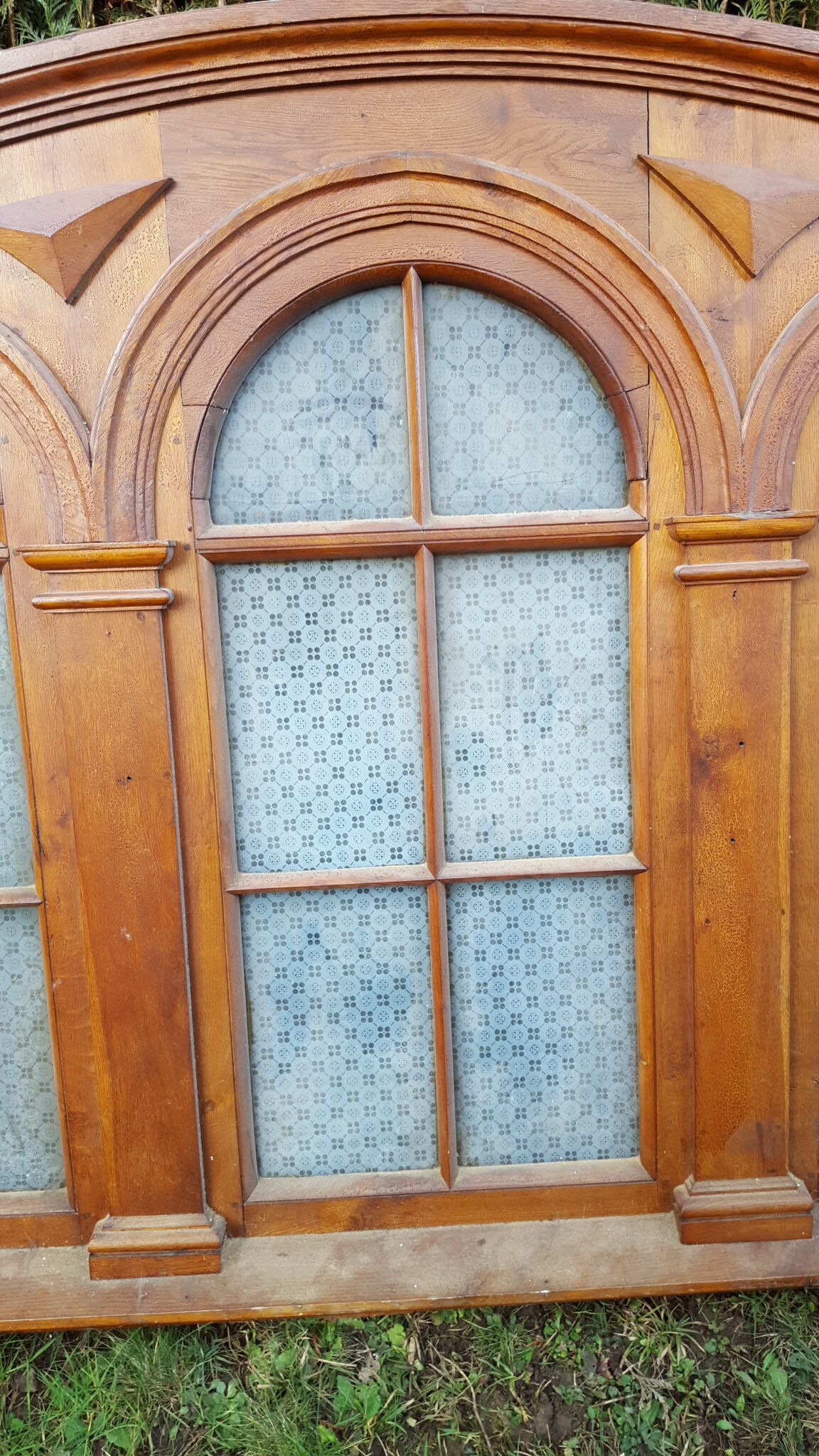 Séparation ancienne bois et vitre, fenêtre verre