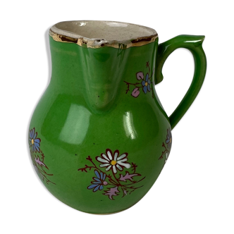 Pot à lait vert à fleurs émaillées