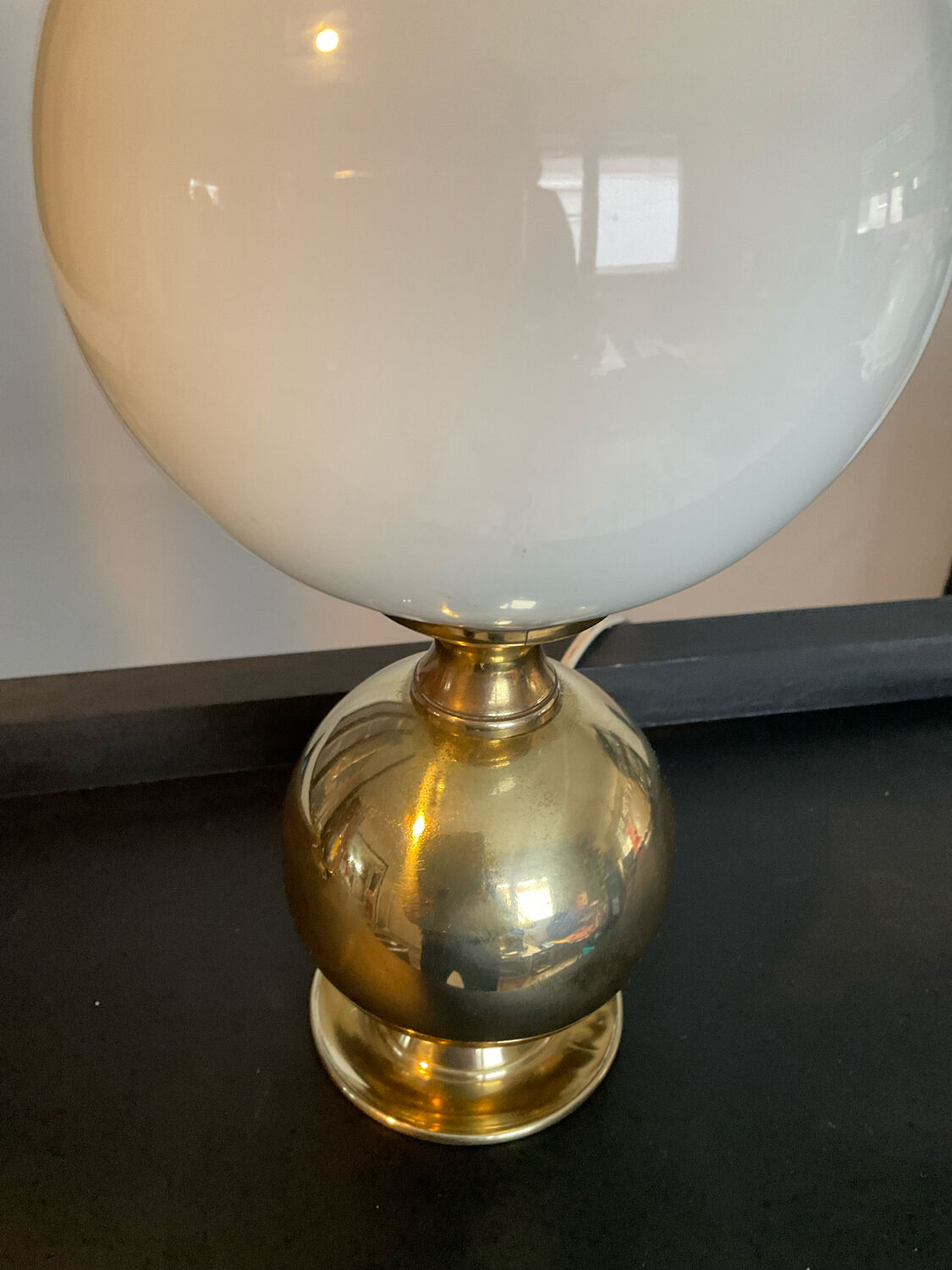 Vintage lamp in brass and opaline 70s