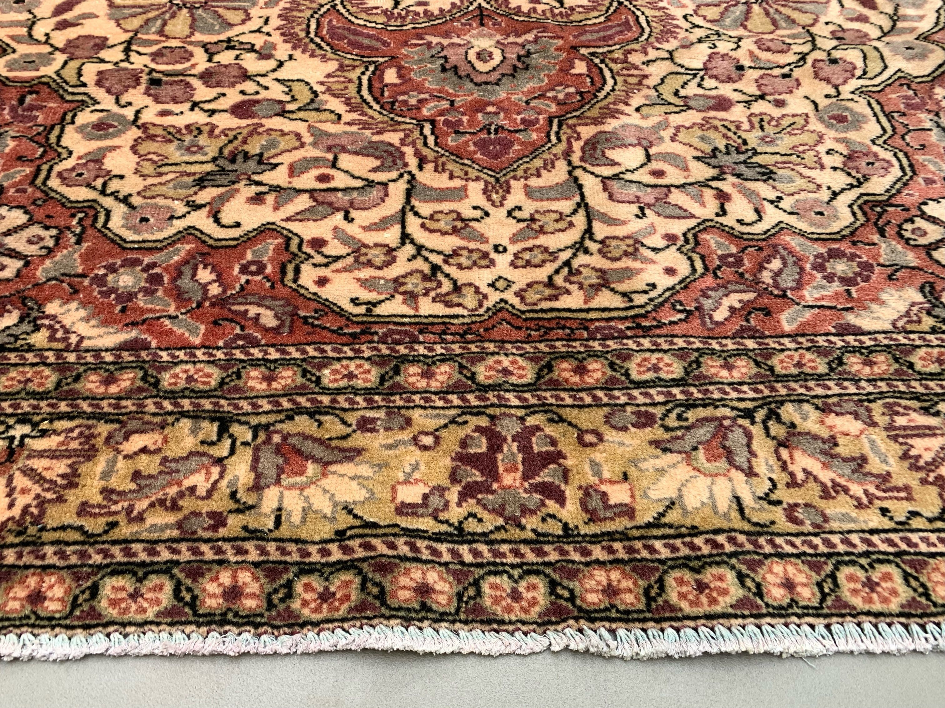 Vintage turkish rug 211x147 cm