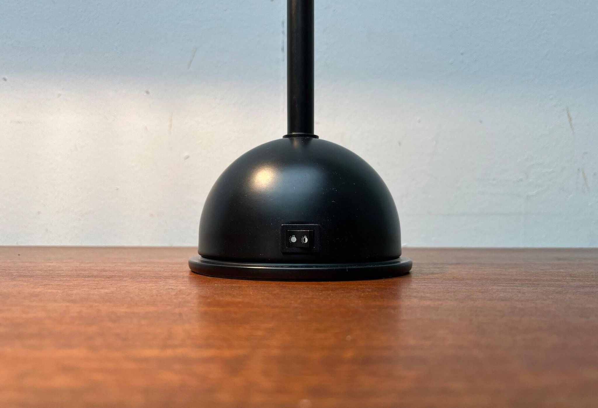 Lampe de table modèle Stringa postmoderne par Hans Ansems pour Luxo, années 1980