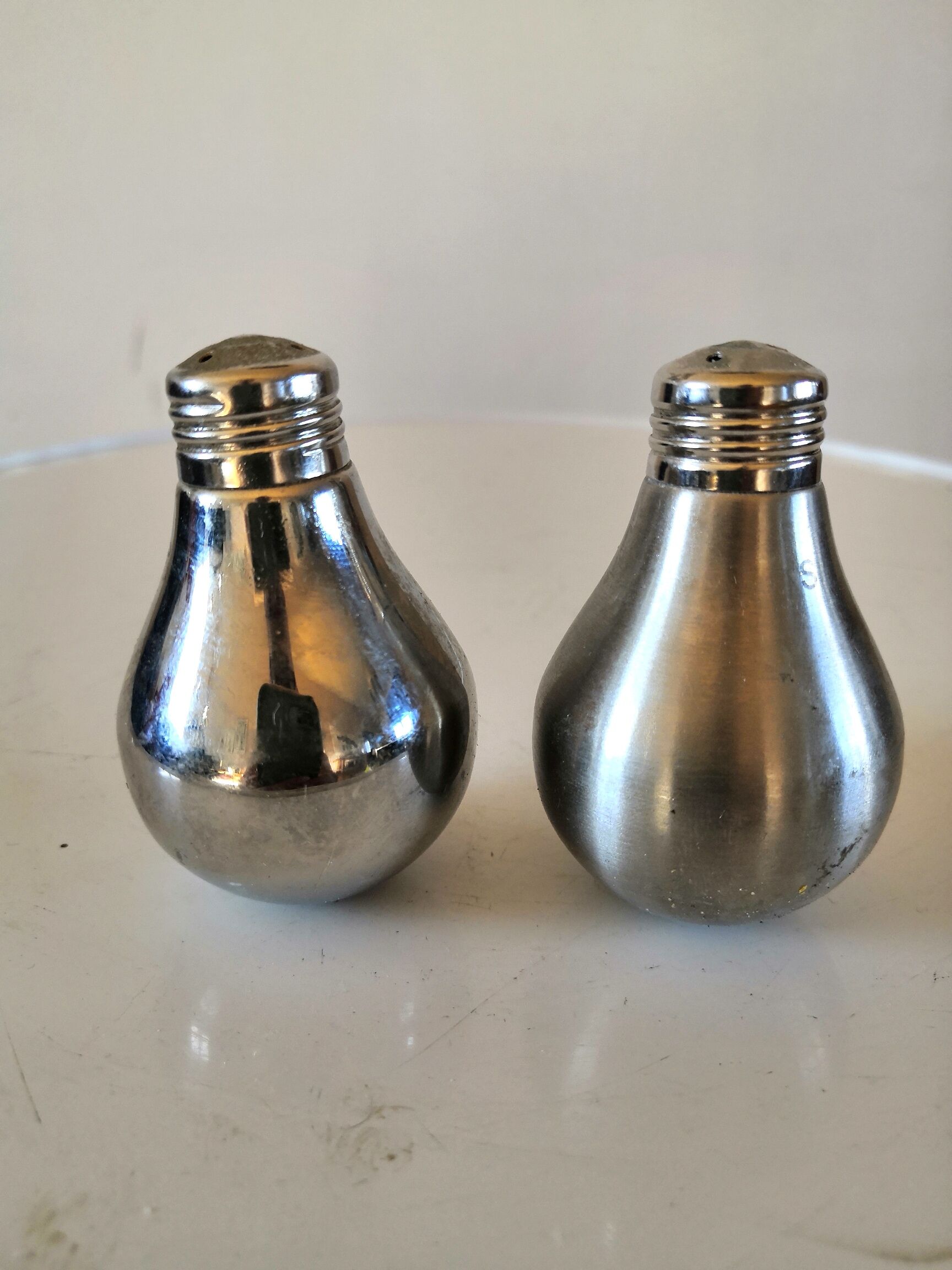 Salt and pepper maker "bidibule" in metal design 70s - 80s