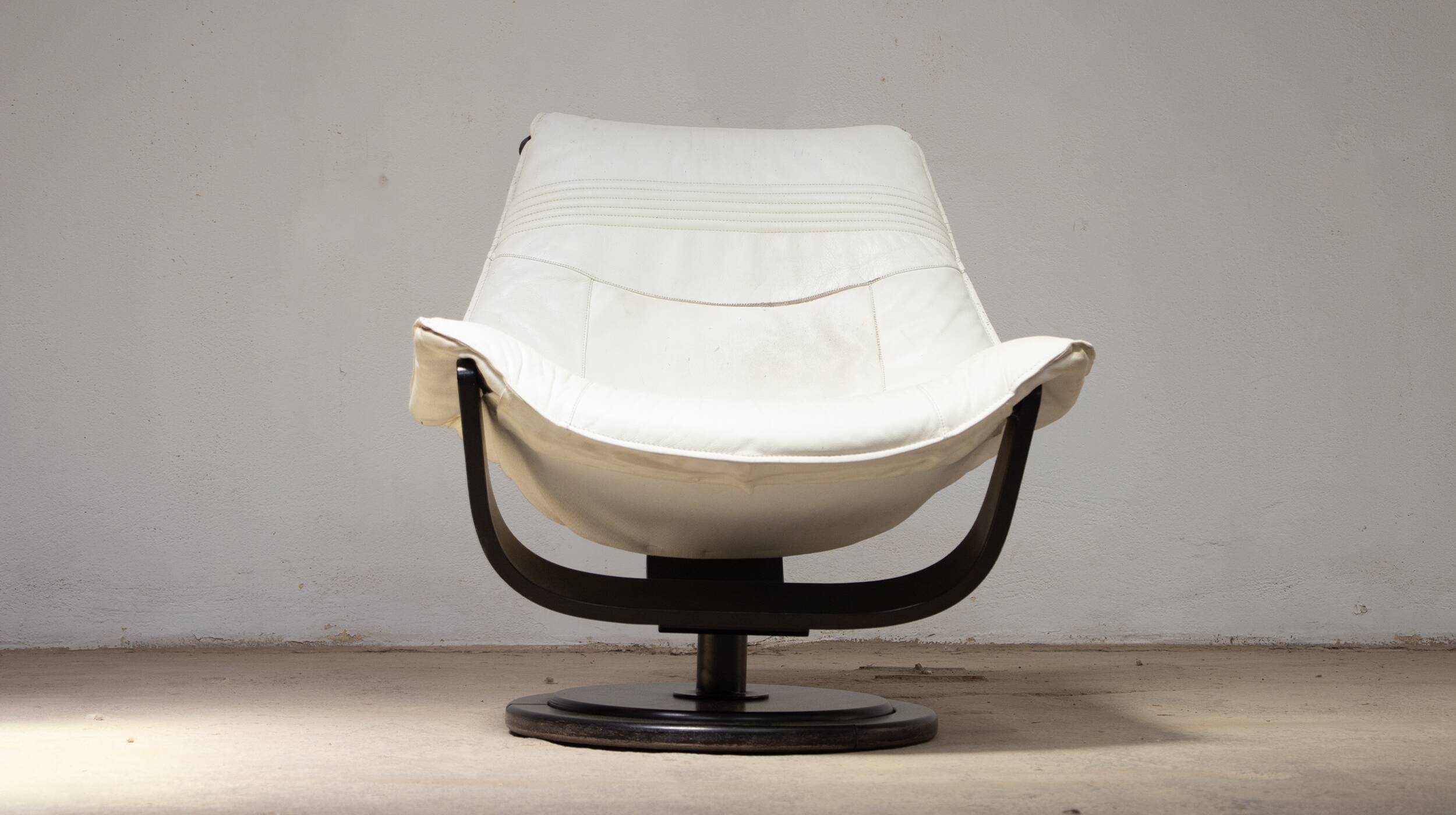 Lounge chair Flight High by Okamura and Marquardsen Nelo edition