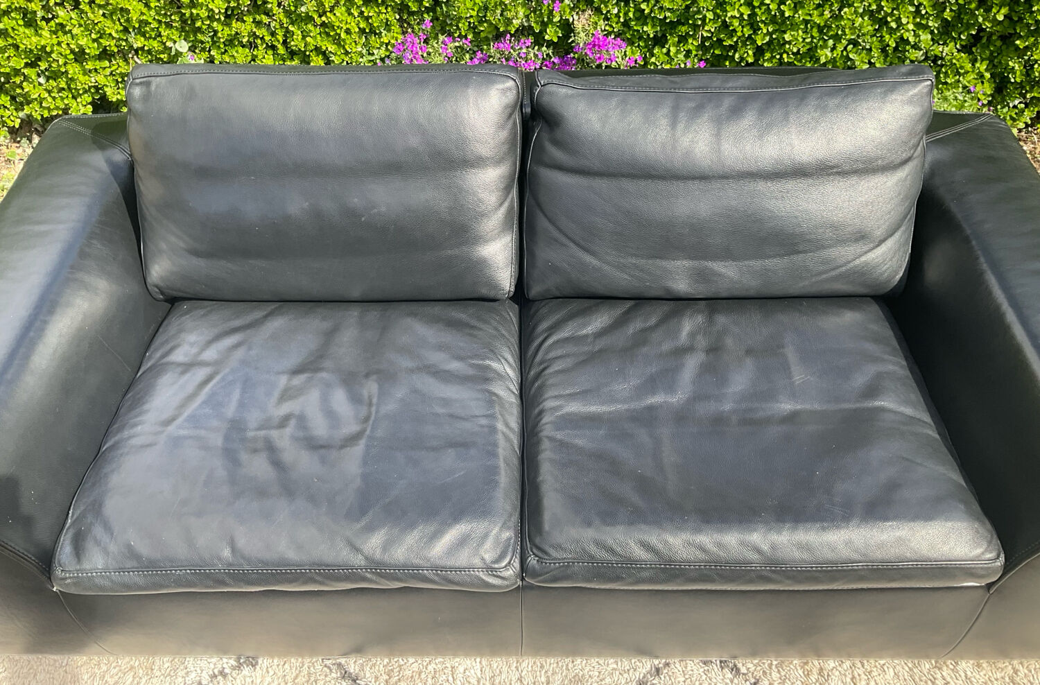 High-quality black leather Durlet sofa