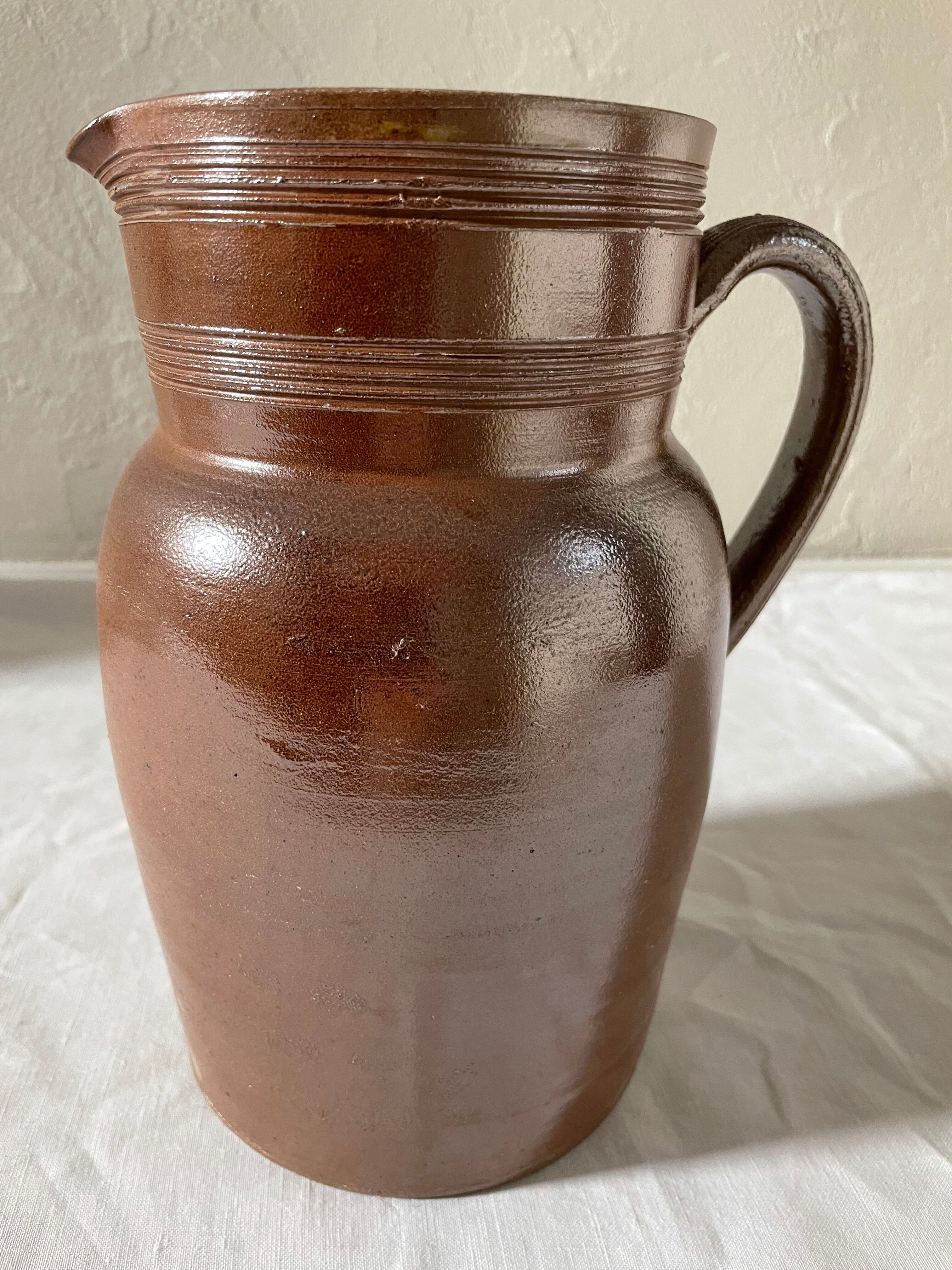 Stoneware pot