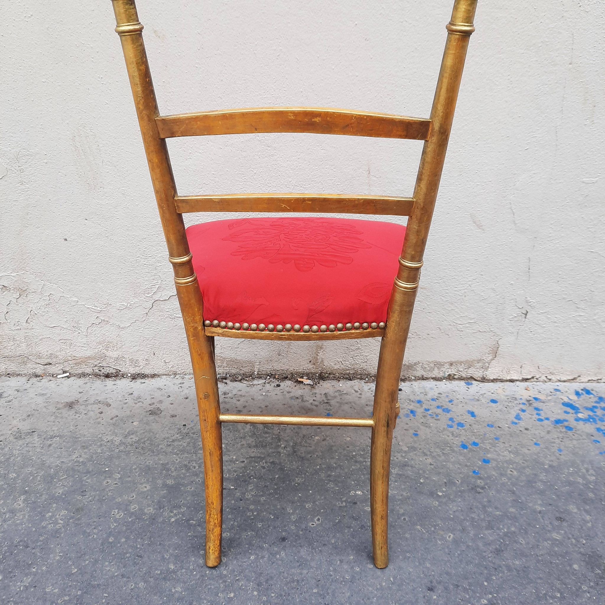 Chaise doré