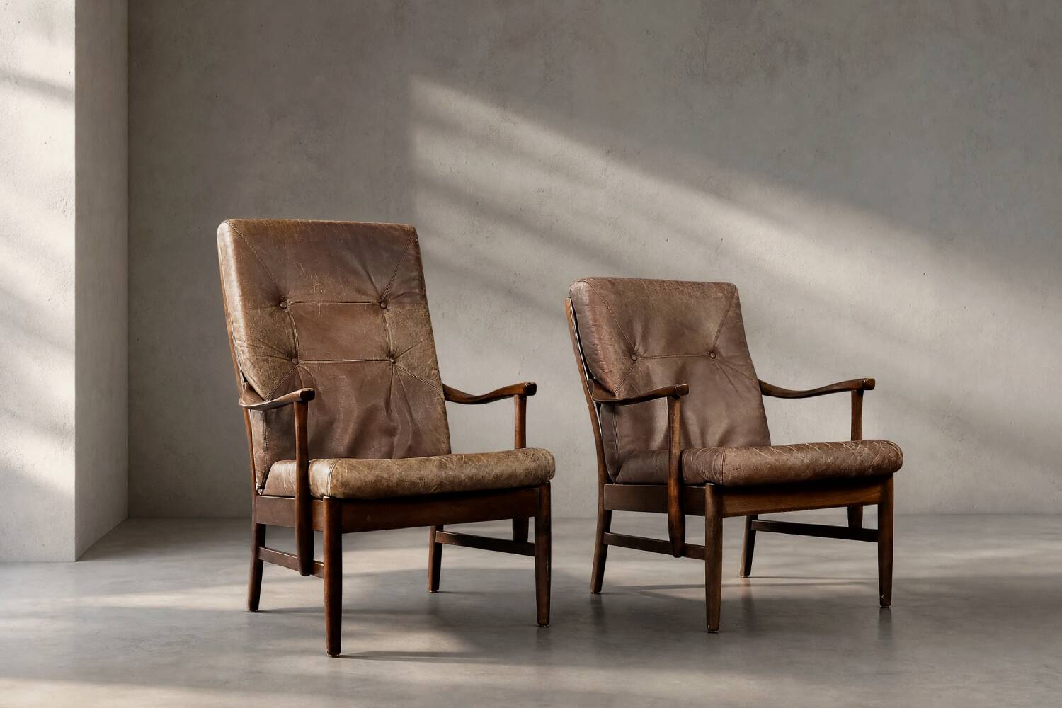 Fauteuil vintage en hêtre et cuir marron du milieu du siècle de Farstrup Møbler
