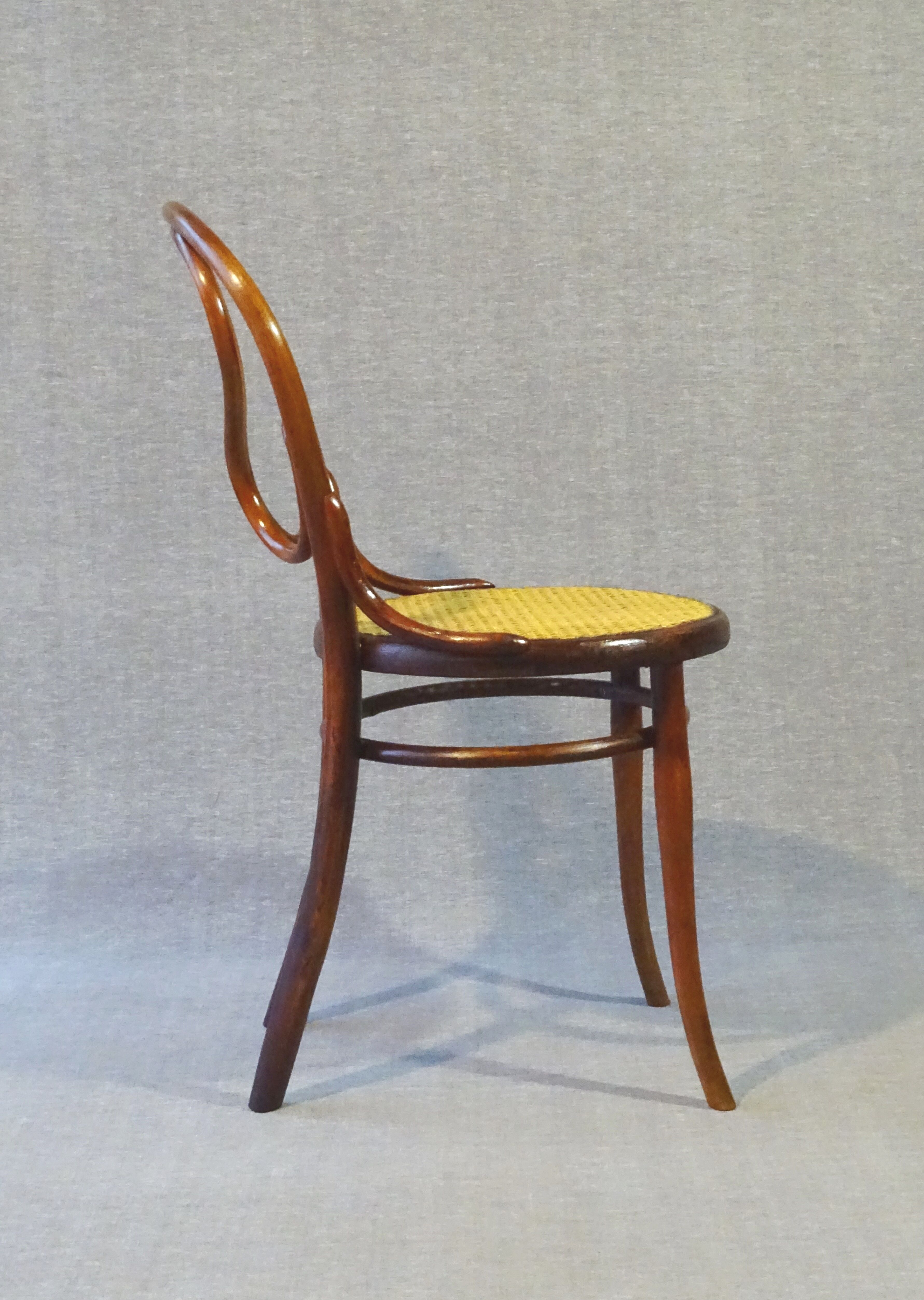Chair Ca, 1890 Thonet N°20 "OMEGA"cannée, Bistrot