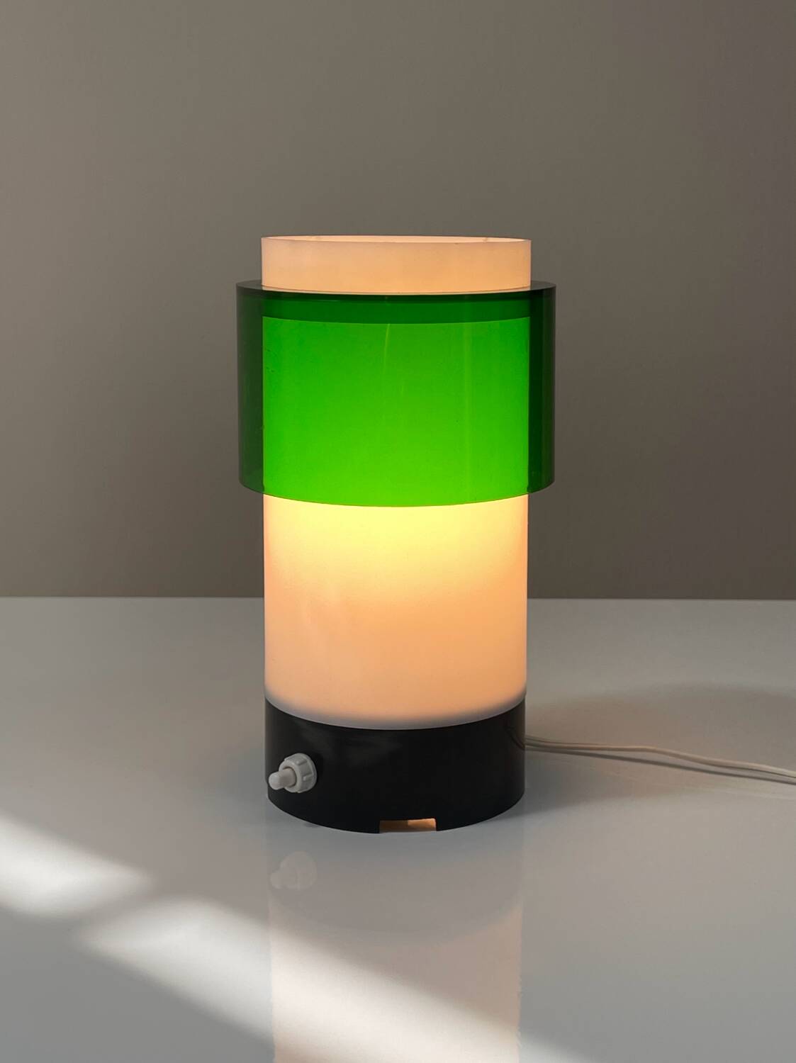 Small vintage lamp in plexiglass, Space Age style, 1970s.