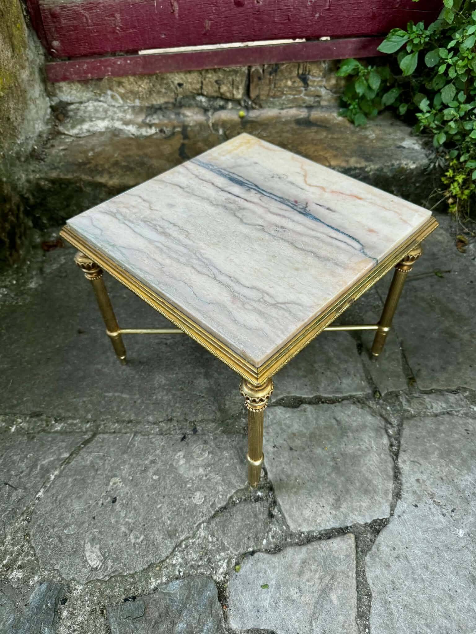 Side table in onyx and brass from the 1960s.