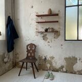 String-type wall shelf