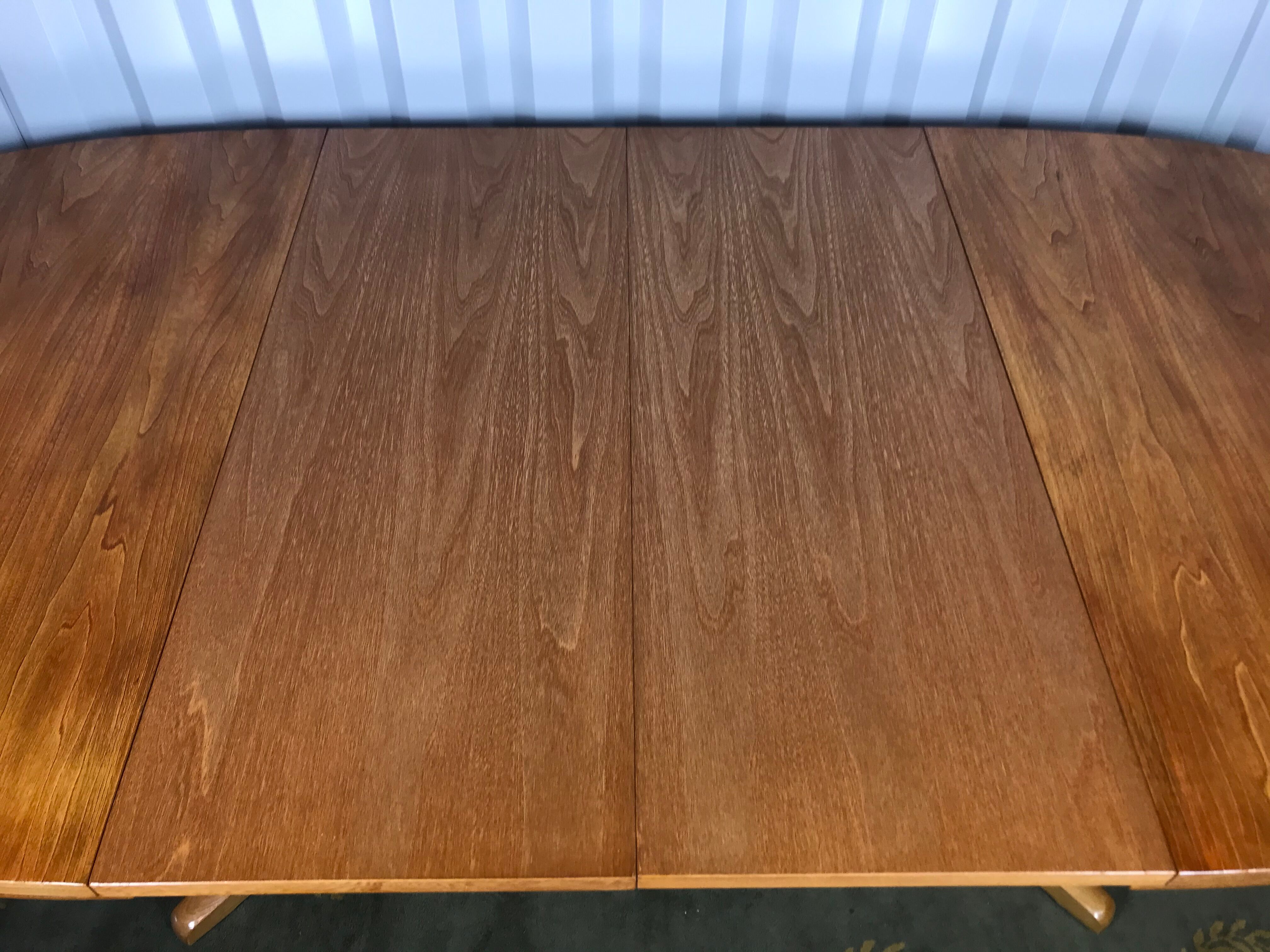 Baumann Oval Dining Table - 2 extensions