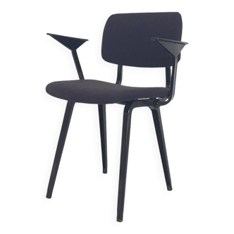 Friso Kramer for Ahrend de Cirkel "revolt" chair with arm rests, The Nether