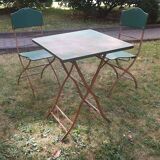 Mid century distressed painted iron garden table and 2 chairs, 1960s