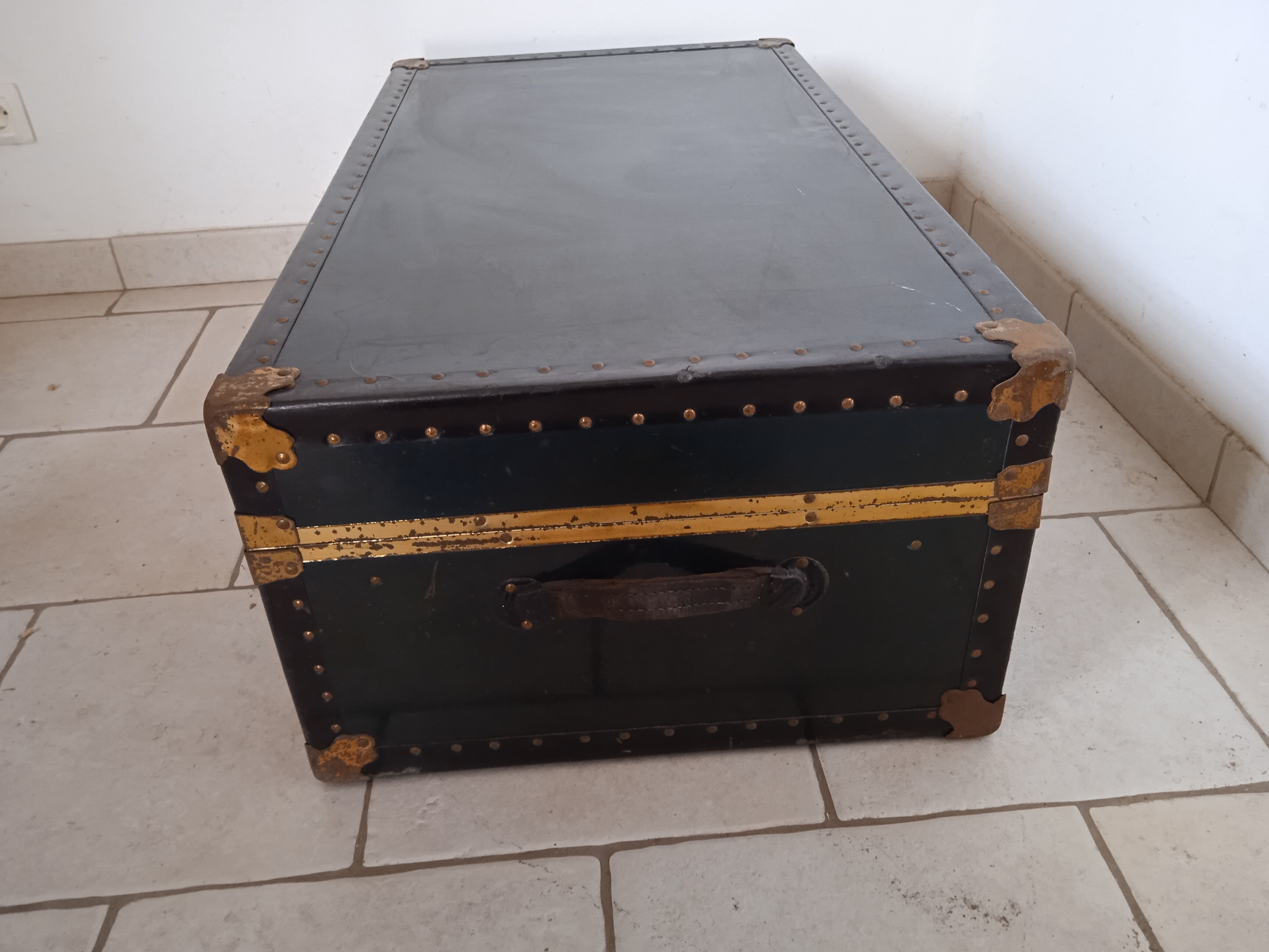 Travel trunk original lacquered wood and metal