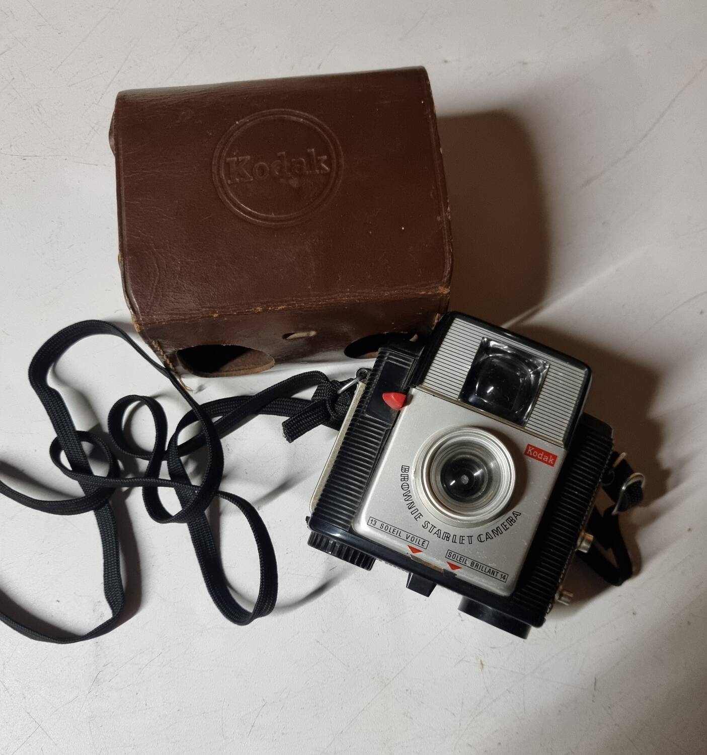 Old Kodak Brownie Starlet Camera Leather Case Vintage Collection