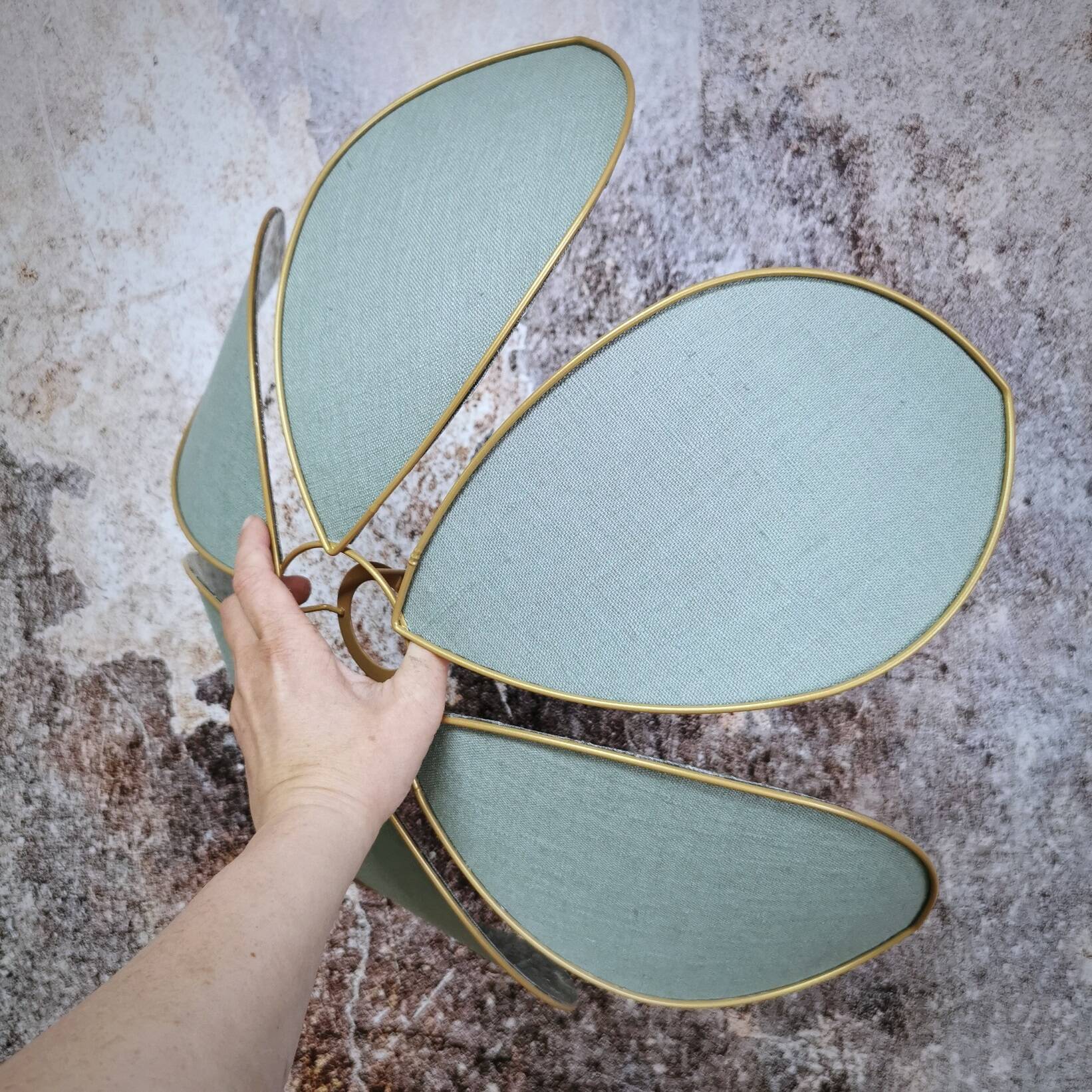 Flower suspension metal structure 6 petals in celadon green linen