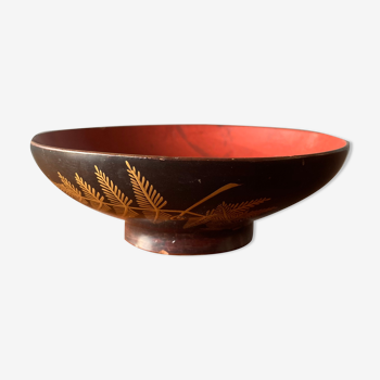 Empty-pocket bowl in lacquered and gilded wood, Japanese work of the 1920s-1930s