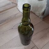 Bouteille ancienne en verre épais