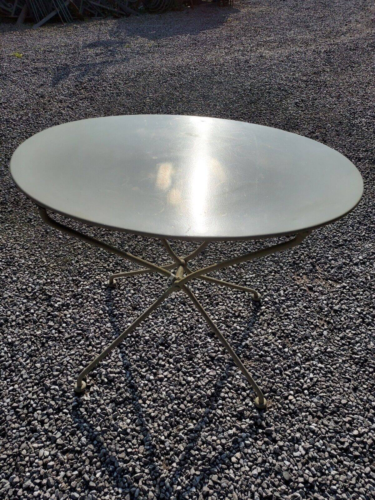 Table guéridon de jardin en fer forgé