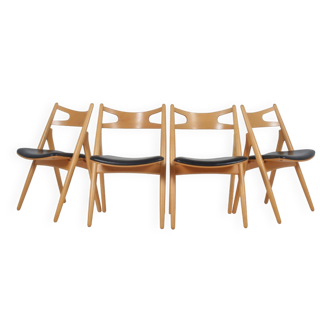 Set CH-29 Sawbuck chairs designed by Hans Wegner for Carl Hansen & Son