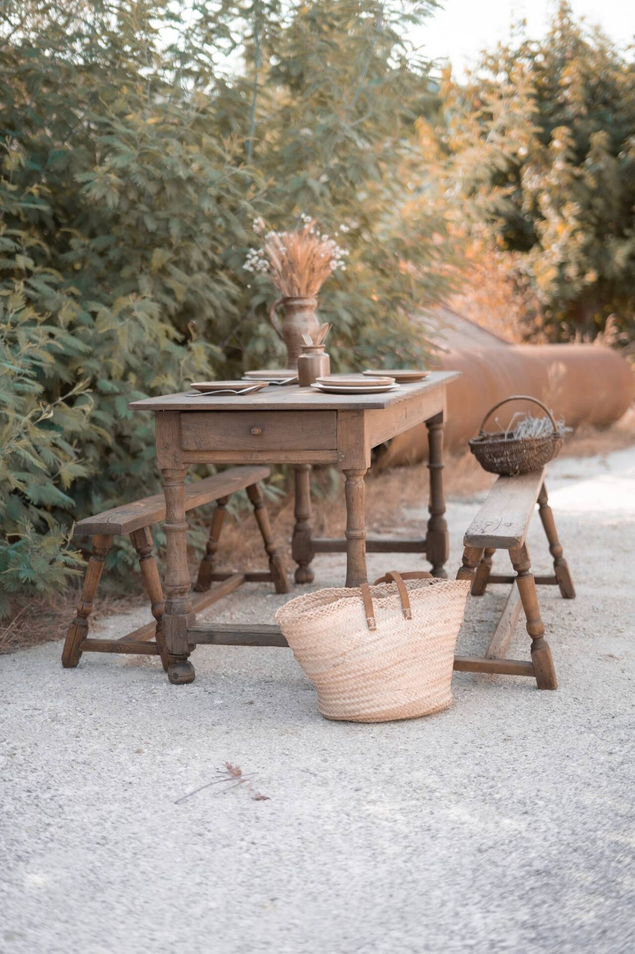 Table and benches set