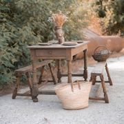 Table and benches set
