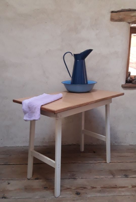 Side table 90,8x50,8cm vintage compass legs