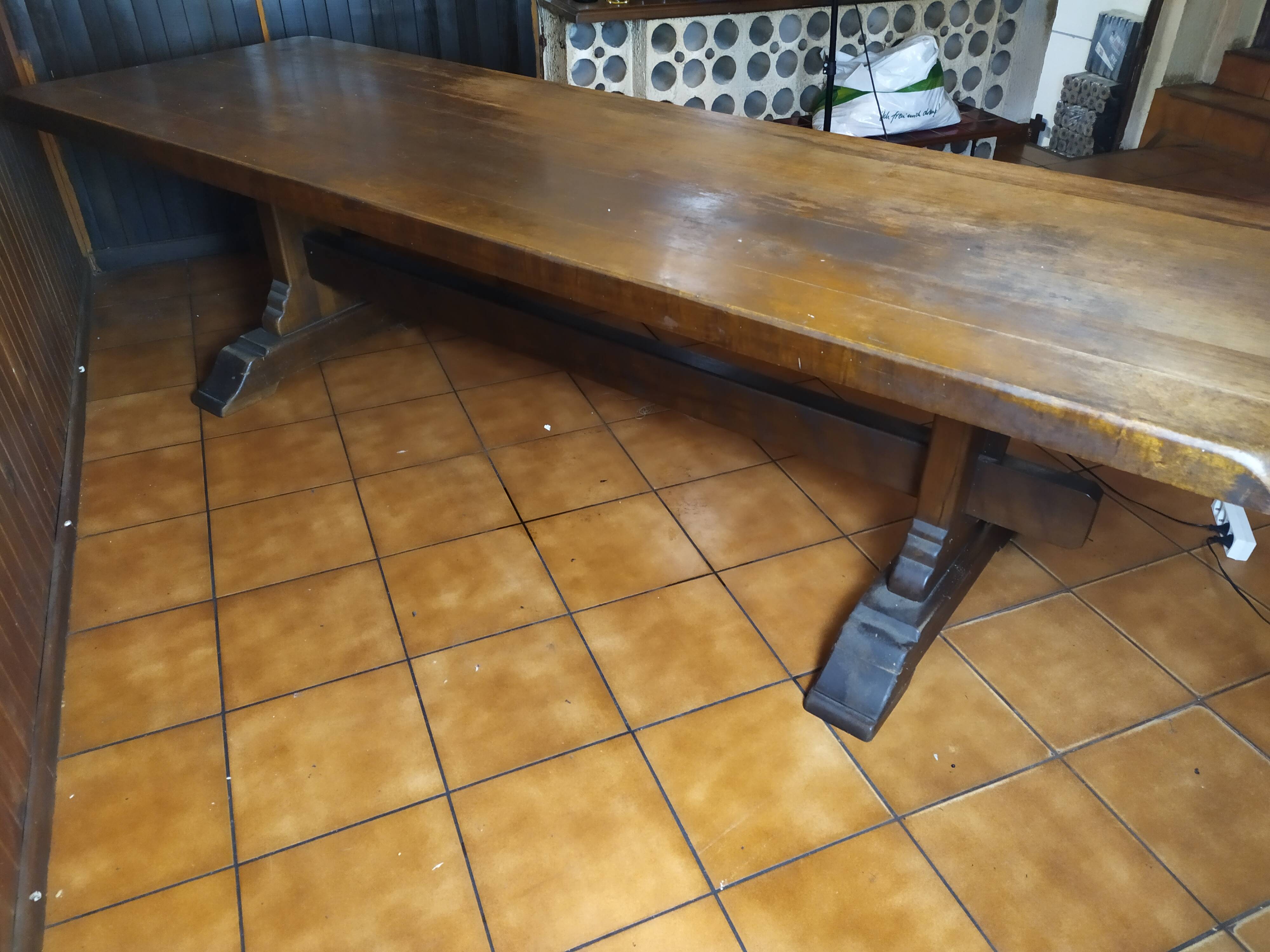 Dining table in solid wood for 10 - 12 people