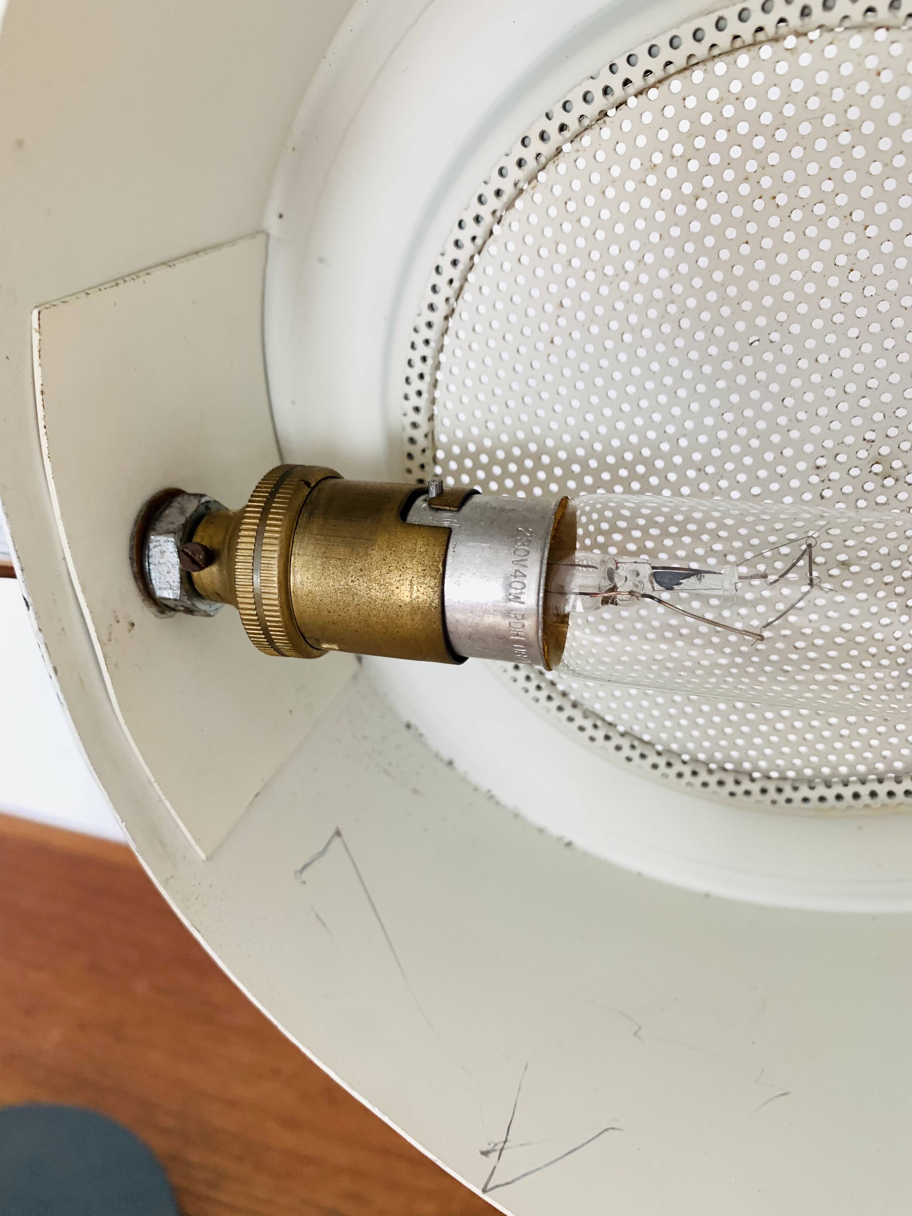 Lampe de table industrielle en métal français