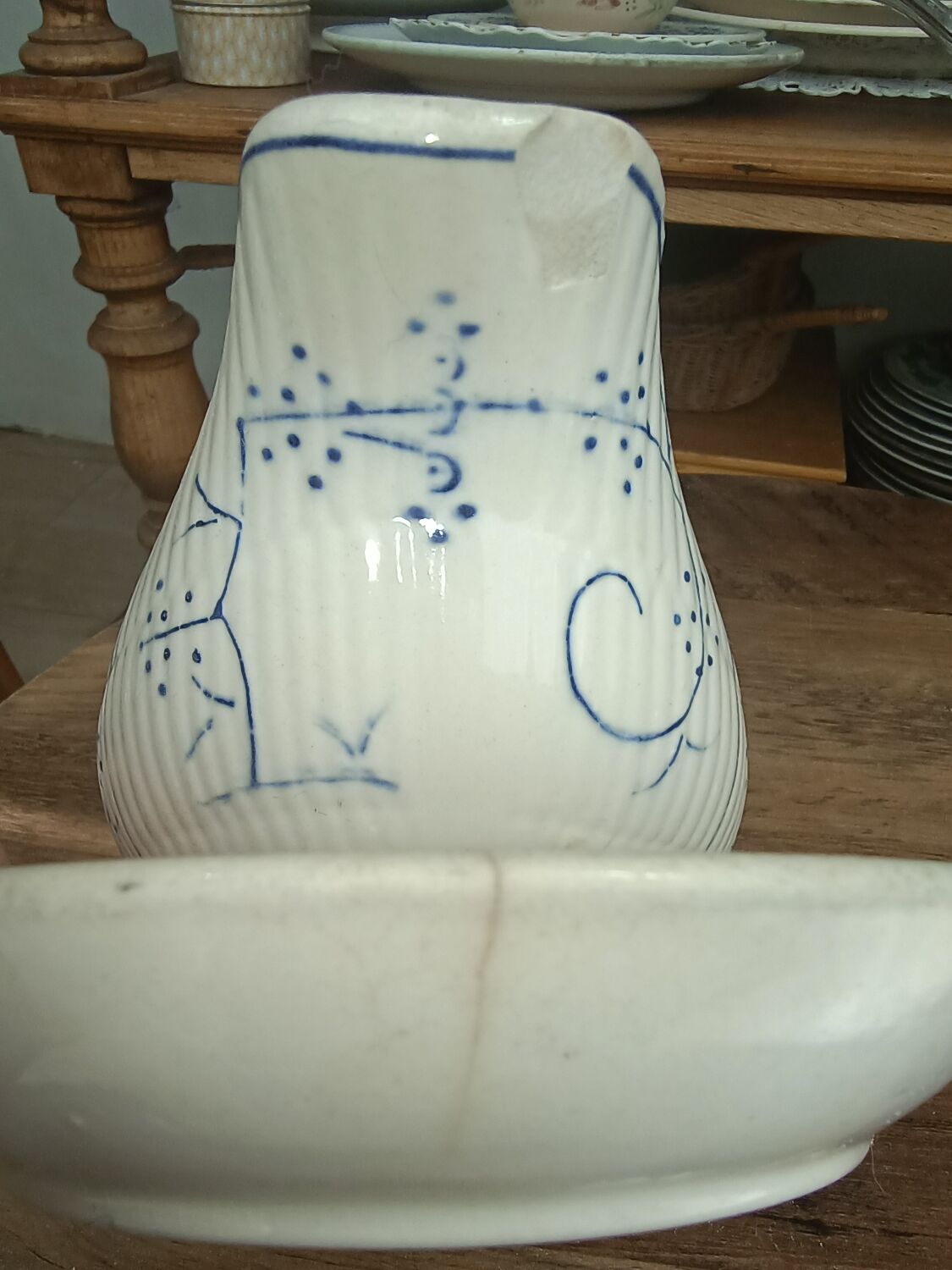 Gravy boat Boch and brothers la Louvière